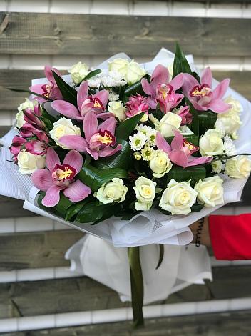 Букет цветов из: Розы и Хризантемы в Петровской
