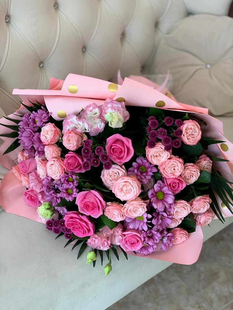 Букет цветов из: Хризантемы, Розы и Лизиантусы в Петровской