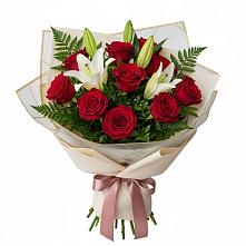 Букет цветов из:  Лилии и Розы в Петровской