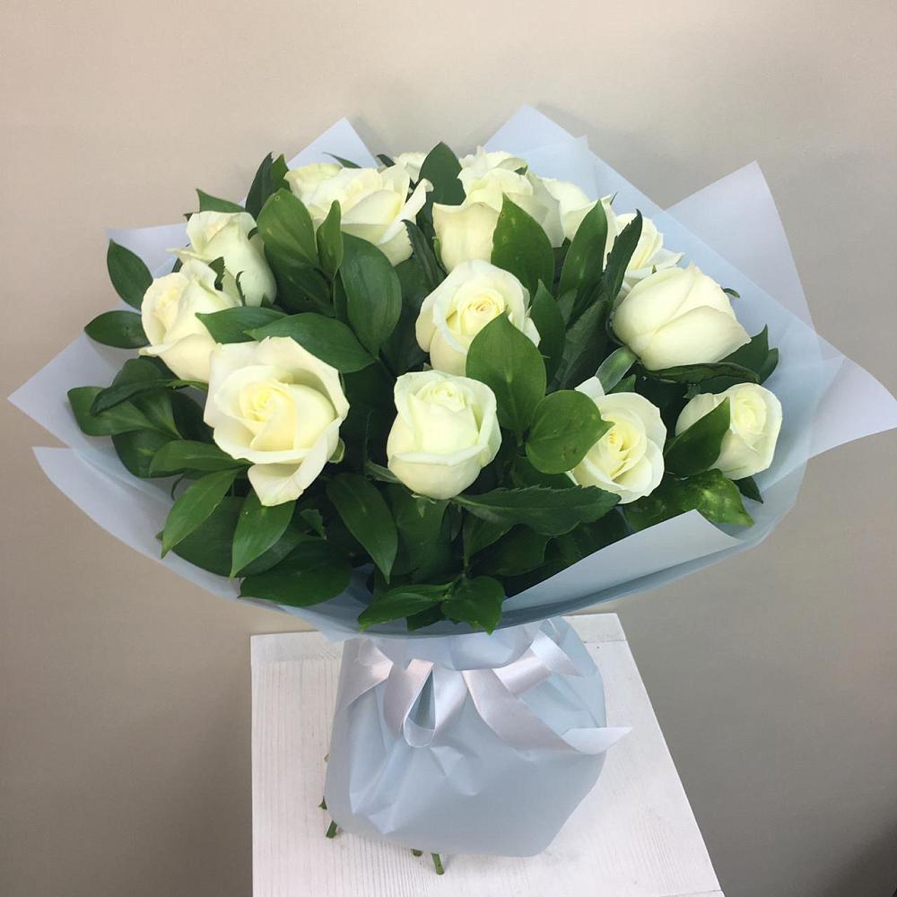 Букет 15 Белых роз Проуд в Петровской