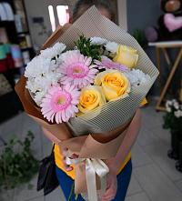 Букет цветов из:  Герберы, Розы и Хризантемы в Петровской