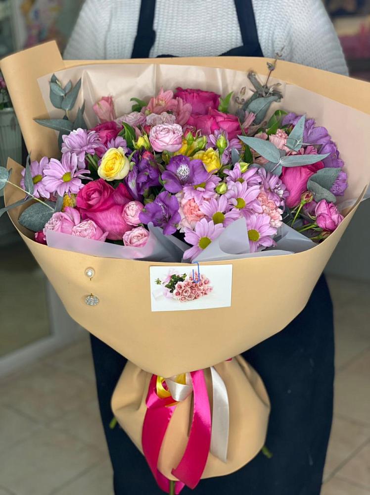 Букет цветов из: Хризантемы, Гвоздики и Альстромерии в Петровской