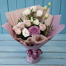 Букет цветов из:  Розы и Лизиантусы в Петровской