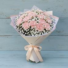 Букет цветов из:  Гвоздики #REPLACE_PRED# Петровской