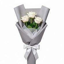 Букет 3 белые розы в Петровской
