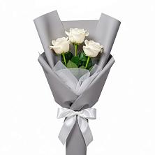 Букет 3 белые розы в Петровской
