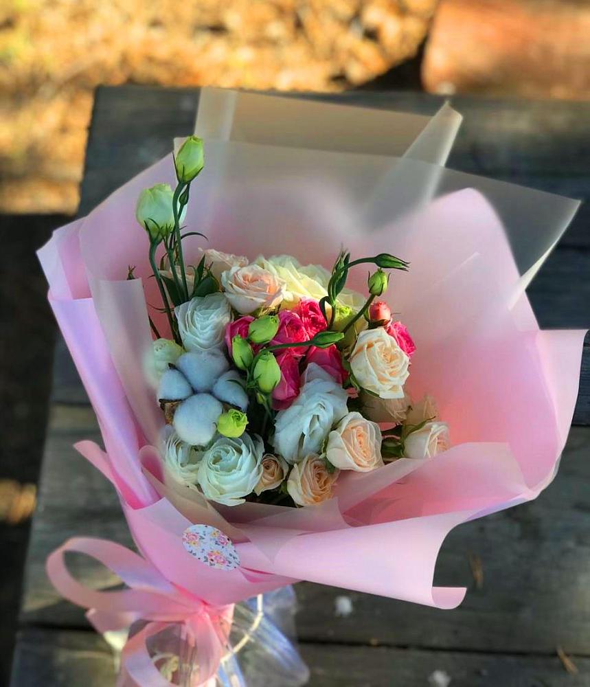 Букет цветов из: Розы и Лизиантусы в Петровской