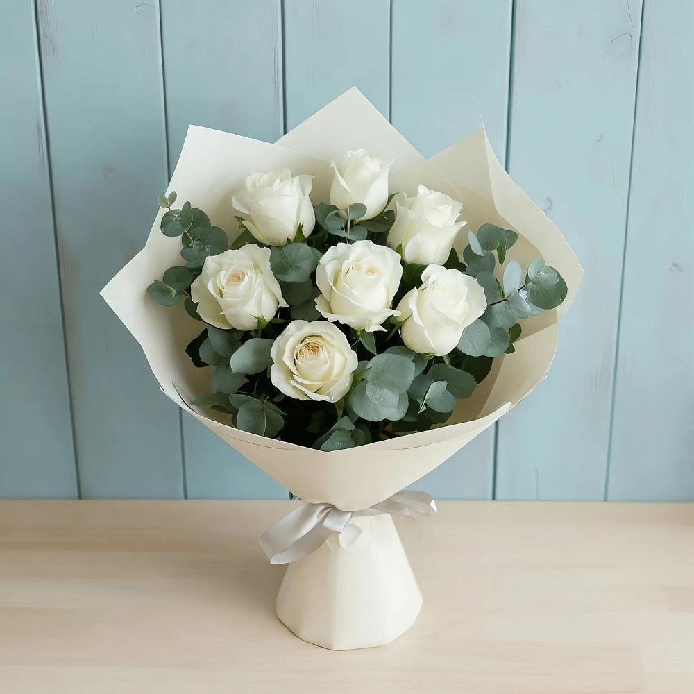Букет Белые розы в Эвкалипте в Петровской