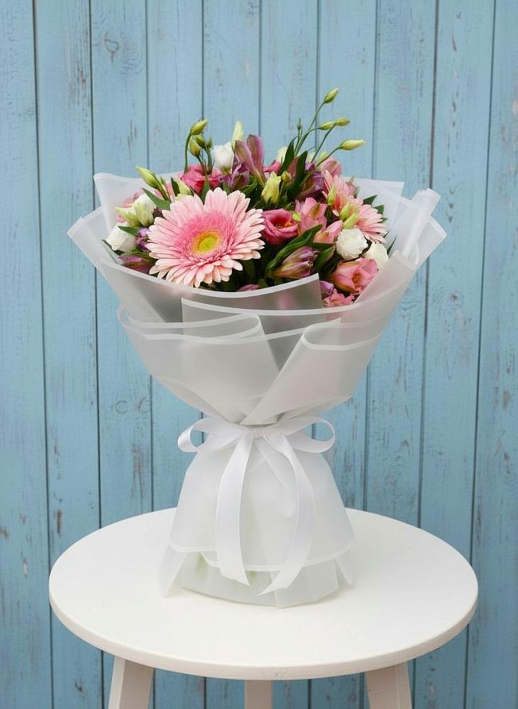 Букет цветов из: Герберы, Альстромерии и Лизиантусы в Петровской