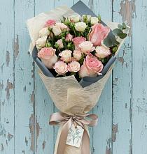Букет цветов из:  Розы #REPLACE_PRED# Петровской