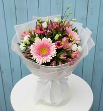 Букет цветов из:  Герберы, Альстромерии и Лизиантусы в Петровской