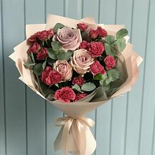 Букет цветов из:  Гвоздики и Розы в Петровской
