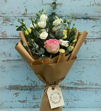 Букет цветов из:  Розы и Лизиантусы #REPLACE_PRED# Петровской