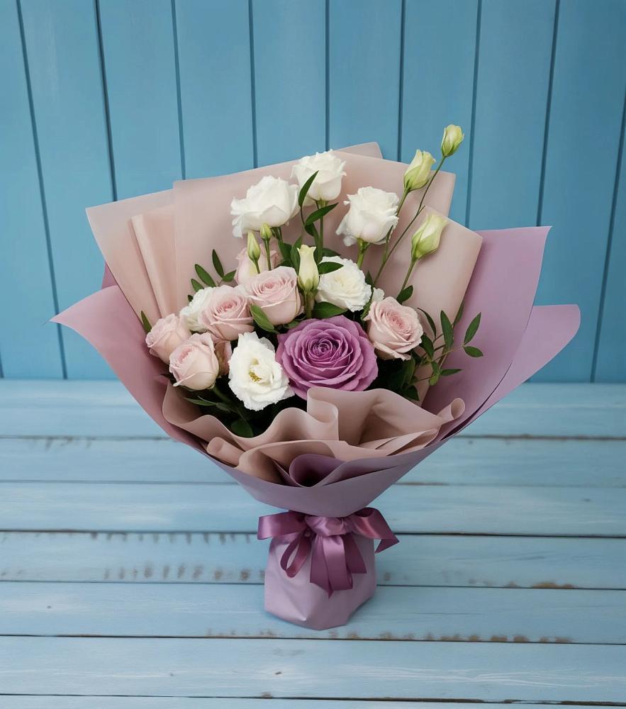 Букет цветов из: Розы и Лизиантусы в Петровской